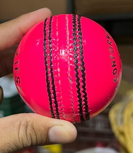 Haute qualité cousue à la main 5.5onz boules roses Cricket Sports Training Match balles de Cricket en cuir d'alun - Product Image 4