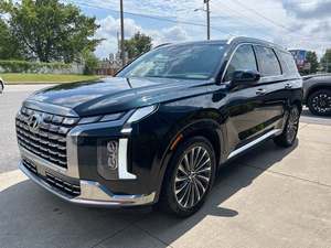 Impresionante Palisade Calligraphy AWD 2024 Verde, Usado, con Asientos de Cuero, Techo Panorámico, Arranque Remoto y Asientos de Tercera Fila Izquierdos - Product Image 2