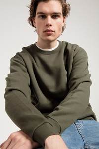 Venta al por mayor de cuello redondo sudadera de gran tamaño 440gsm sudadera de lana de algodón de peso pesado gota hombro sudadera en blanco para los hombres - Product Image 6