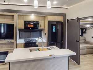 Nuevo 2026 F-o-r-e-s-t R-i-v-e-r Campsite E-l-i-t-e 36RF - Product Image 2