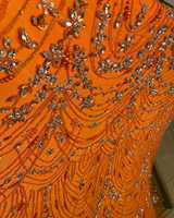 Tissu de broderie à la main de luxe avec des perles lourdes, des paillettes et des strass, tissu en maille de haute qualité personnalisé pour robe de mariée et robe