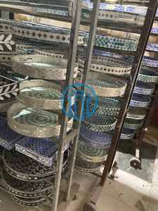 Ensemble de plateaux ronds en nacre florale, blanc et bleu, laque faite à la main, décoration de luxe pour la maison, plateau de service fabriqué au Vietnam - Product Image 3