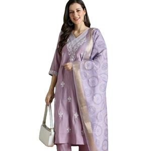 Diseño Anarkali de moda en color lavanda, tela de seda romana pura de buena calidad, salwar kameez tradicional para fiestas/eventos. - Product Image 1