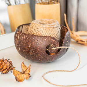 Bol en fil de coquille de noix de coco Artisan-Support durable pour les projets de tricot et de crochet | Cadeau écologique artisanal Vietnam Supply - Product Image 1
