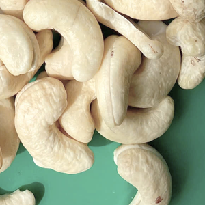 Noix de cajou en vente chaude à prix avantageux, WW180, WW240, WW320 LP, noix de cajou grillées, noix de cajou brutes, taille de coupe personnalisée - Product Image 1