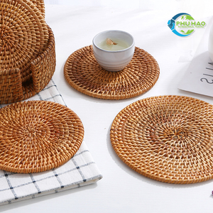 PLAQUETTES DE CHARGEUR EN ROTIN Tissées à la main, Décor de table écologique, résistant à la chaleur et élégant pour les repas intérieurs et extérieurs - Product Image 4