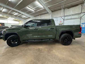 Camioneta Tundra SR5 2022 Usada, Configuración Estándar, 4x2, CrewMax - Product Image 3