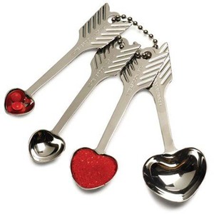 Cuillère de service unique en forme de coeur argenté en acier inoxydable ensemble de cuillères de service/mesure d'aspect moderne pour la maison de mariage - Product Image 1