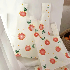 Bolsas de Camiseta de HDPE/LDPE - Bolsas de Compras Duraderas de Materiales Reciclados con Impresión por Grabado para Supermercados, Fiestas, Regalos y Empaque de Alimentos - Product Image 3