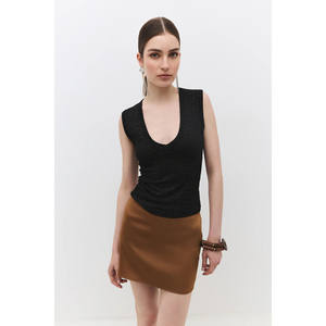 Blusa Casual Brillante sin Mangas con Cuello en V, Corte Ajustado y Logotipo Frontal, 100% Algodón - Product Image 5