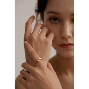 Anello Placcato Oro 18K con Intarsio in Resina, Gioiello Casual Trendy con Fascia Geometrica e Numero in Stile Religioso - Product Image 5