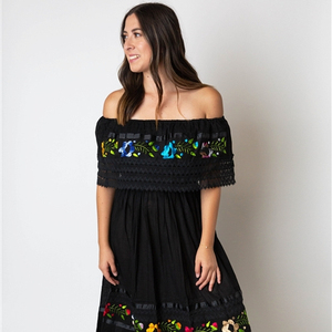 ชุดเดรสสวยหรูเปิดไหล่ของผู้หญิง,เดรสคลุมเข่าเซ็กซี่ปักลายมีสไตล์ปี2022 - Product Image 1