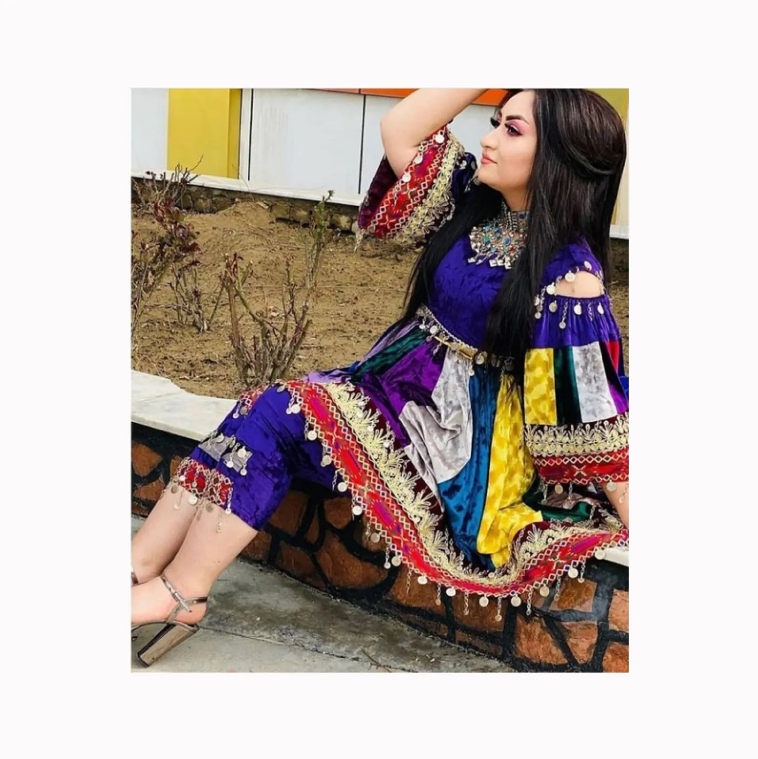 महिलाओं के लिए नई आगमन पूर्ण कढ़ाई वाली अफगान जातीय पोशाकें हस्तनिर्मित के साथ सर्वश्रेष्ठ निर्मित अफगान कूची पोशाक