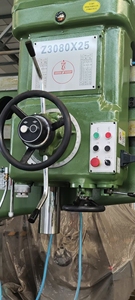 Machine à percer radiale robuste <span class=keywords><strong>de</strong></span> grande taille 63 mm Z3063x2000, machine à percer radiale hydraulique - Product Image 4
