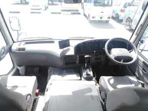 HINO Liesse II 4.0 2020, intérieur en cuir foncé gauche, transmission intégrale, SUV hybride électrique avec galerie de toit en alliage d'aluminium - Product Image 3