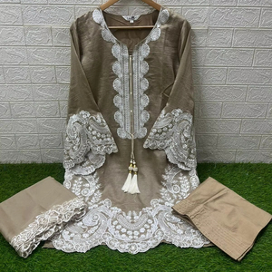 Juego Premium Shalwar Kameez con túnica bordada pesada, Gadhwal Farsi Salwar y Organza Dupatta bordada - Product Image 1