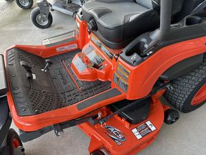 Achetez une tondeuse à gazon diesel Kubota ZD1011 de qualité supérieure, à braquage zéro, avec une plateau de coupe de 60 pouces et un moteur de 21,6 CV, pour particuliers et industries, prête à l'emploi pour les travaux de jardinage. - Product Image 3