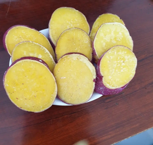 Cuñas de batata congeladas naturales de Vietnam, producidas a partir de batata fresca para hornear, freír y distribución al por mayor. - Product Image 4