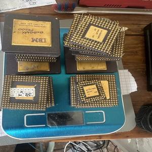 Lot de 3,1 kg de processeurs Intel Black Fiber CPU, certains avec MMX, pour la récupération de l'or des coques - Product Image 3