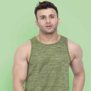 Femmes Logo imprimé personnalisé vêtements de sport débardeurs musculation Fitness gilet débardeur grande taille respirant sans manches conception en vente - Product Image 4