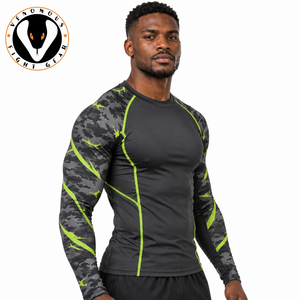 <b>Men</b> <b>Rash</b> <b>Guard</b> With Smooth Stretch Material Athletic Construction And Comfortable Movement For Workouts Training And Sportswear - Product Image 2