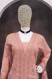 Chinon élégant de la meilleure qualité et costume de créateur en soie crêpe de qualité supérieure pour les occasions formelles et les fêtes disponibles au meilleur prix - Product Image 3