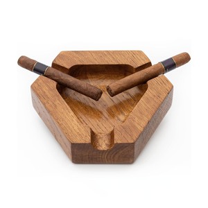 Nouveau design triangle snoker accessoires cendrier en bois prix bon marché cendrier en bois fait main pour fumer des cigarettes - Product Image 2