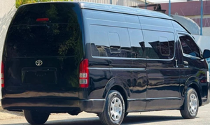 Toyota Hiace 14 PLAZAS 2014 MOTOR DIÉSEL 3.0 TRANSMISIÓN MANUAL 2WD VOLANTE A LA DERECHA VENTANAS ELÉCTRICAS Nuevo, en buen estado y con bajo kilometraje - Product Image 5