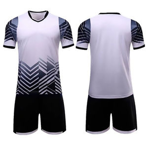 Uniformes de football en polyester personnalisés de nouvelle conception Uniforme de football uni respirant sublimé personnalisé 2025 - Product Image 6