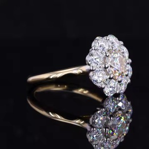 SHIVPATH Vintage 14K Anillo de compromiso de racimo de diamantes de oro sólido con ajuste de Halo floral y diamante de corte brillante redondo - Product Image 3