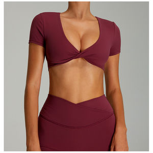 Conjunto de Yoga Transpirable y Sostenible para Mujer, Top con Cuello Halter y Pantalones, Cintura Elástica Personalizada con Estampado Frontal, 100% Nailon, 2 Piezas - Product Image 5