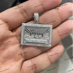 Collar de lujo con colgante cuadrado de moissanita y diamantes engastados, diseño de marco tipo caja, estilo hip hop, llamativo, para uso diario - Product Image 2