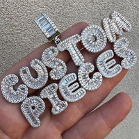 Increíble Diseño y Tamaño Personalizados, Letras de Graffiti, Colgantes Hip Hop, Diamantes Cultivados en Laboratorio Hechos a Mano, Corte Baguette, Oro Blanco DS0556