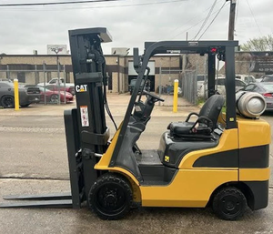 Offre exclusive aux enchères pour chariots élévateurs à pneus coussinés 2C6000 de 2017, capacité de maintien de 6000 LBS - Product Image 3