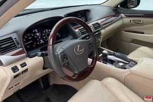 Elegante Lexus LS 460 AWD 2015 - Product Image 2