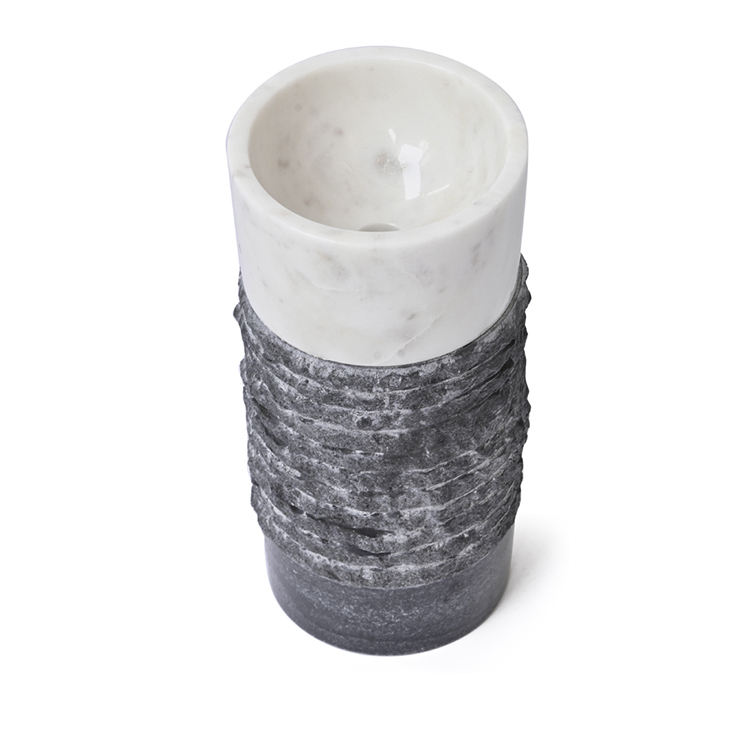 สีขาวและสีดำ