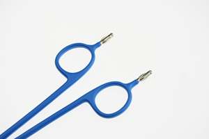 Instruments chirurgicaux manuels en acier inoxydable pour anastomose vasculaire fine, pinces hémostatiques bipolaires courbées pour dissection - Product Image 6