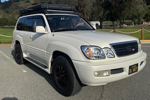 SUV de Luxe Premium Choice 2000 LX 470 4x4, Conduite à Gauche, Transmission Automatique V8, Prêt à l'Exportation, Véhicule Tout-Terrain Fiable - Product Image 3