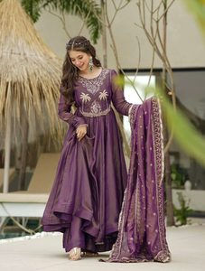 ROBE UNIE DE CRÉATEUR GEORGETTE AVEC BRODERIE SEQUENCE TRAVAIL DUPATTA WINE - Product Image 4