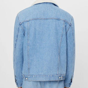 Veste en jean personnalisable 100% coton bleu clair à simple boutonnage pour l'hiver fabricant de gros OEM - Product Image 4