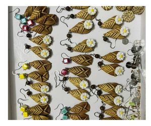 Boucles d'oreilles en rotin Boho Teardrop: Boucles d'oreilles élégantes en rotin artisanales pour femmes rehaussant le style estival avec un charme côtier et une touche - Product Image 2