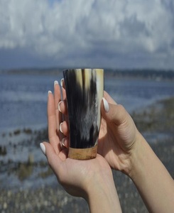 Precio de fábrica Taza de cuerno de búfalo ecológica Acabado natural Taza vikinga lavable reutilizable para beber bebida de vidrio - Product Image 6