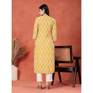 Kurta de algodón recta con cuello redondo y estampado floral amarillo para mujer - Product Image 3