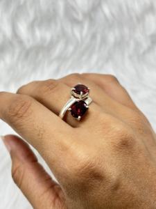 พลอยโกเมนธรรมชาติทำด้วยมือและแหวนเงินประดับเพชรทรงรีสำหรับงานแต่งงานของผู้หญิงหรืองานเลี้ยง - Product Image 2