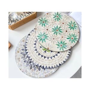 Plat d'assiette en nacre fabriqué à la main avec cadeau de luxe au design classique de coquille de rivière pour les grands festivals - Product Image 1