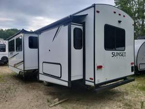 Mejor Precio, Autocaravanas CrossRoads Usadas 2022 2023, Sunset Trail SS269FK, Suspensión Independiente, 4x4, Remolques de Viaje Disponibles - Product Image 2