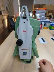 Estación total Leica TS 06 Plus con precisión R 1000 1 2 3, disponible para la venta en buen estado - Product Image 2