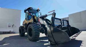 Cargadora de Ruedas 819 123HP LG825T con Capacidad de Carga de 2.5T - Product Image 2