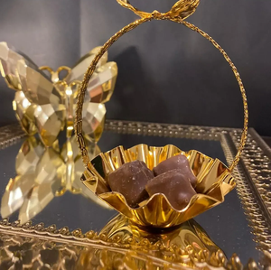 Bol sculptural en métal doré avec support pour oiseaux et branches Bol à chocolat de luxe et centre de table pour la décoration - Product Image 6