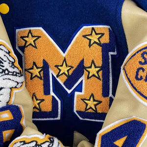 OEM personalizado Varsity chaqueta de invierno de alta calidad de cuero mangas de la Universidad de béisbol Letterman lana Varsity chaqueta para los hombres - Product Image 4